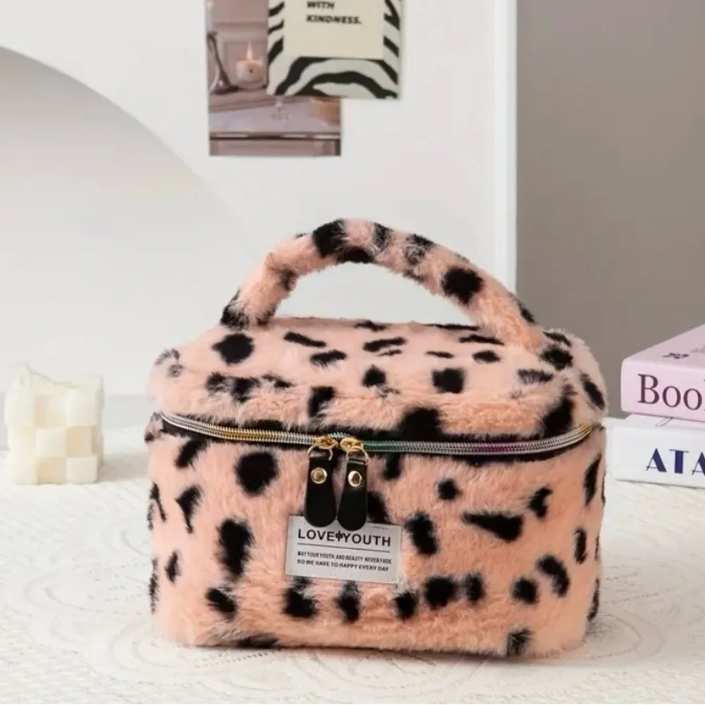 {NEW} Light Pink Leopard Print Plush Cosmetic Case - Picture 3 of 5